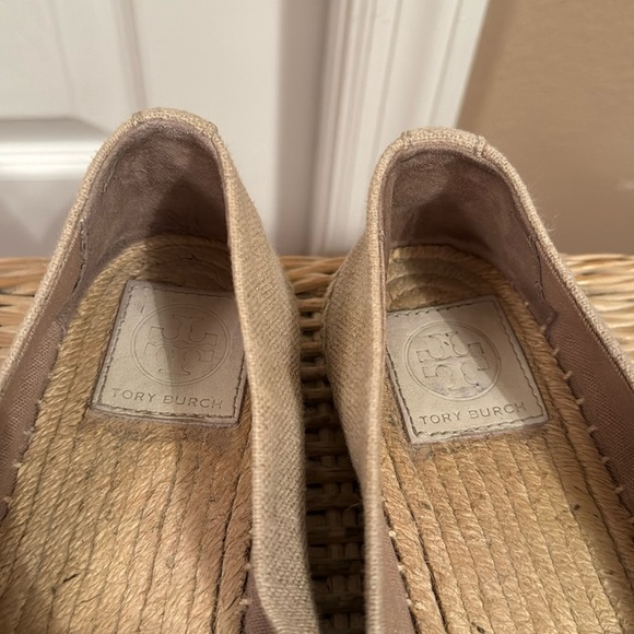 Tory Burch Weston Flat Espadrilles in Natural Linen, Size 7 - Picture 9 of 12